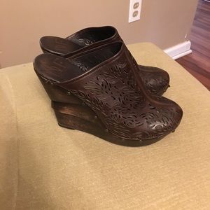 Brown Leather Diane Von Faustenberg Mules